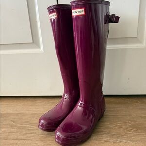 Hunter Glossy Magenta Tall Rain Boots